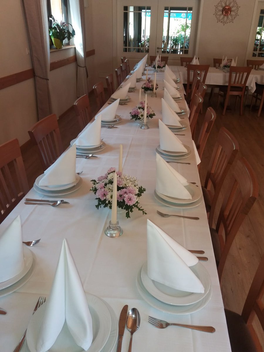 Tisch vom Gasthaus zur frohen Einkehr